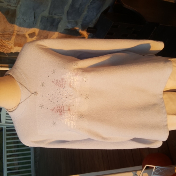 DECORATED ORIGINALS ♡ Pastel Blue Embroidered Silver|White Winter Scene Top S - Picture 6 of 18